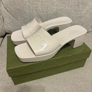 Gucci Women's Rubber Sandal Cream Mules EUR 41